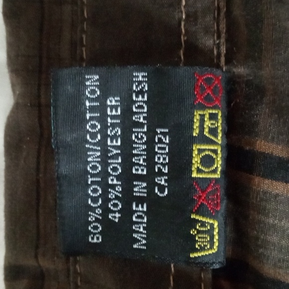 UR Vintage mens lrg Dark Brown Long Sleeve with Snap Buttons Wrists - Picture 10 of 10